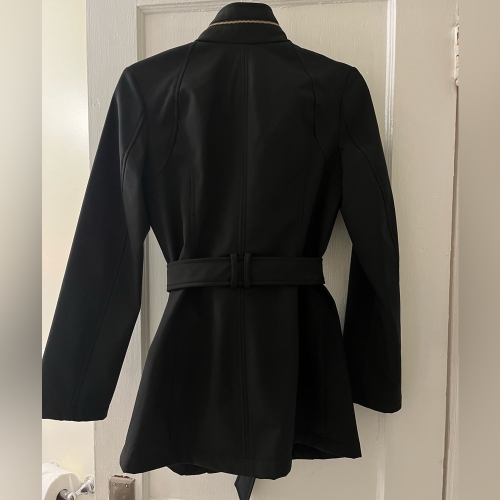 Waterproof jacket - Picture 2 of 3
